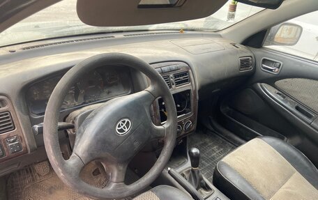Toyota Avensis III рестайлинг, 2002 год, 100 000 рублей, 10 фотография