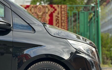 Mercedes-Benz V-Класс, 2017 год, 5 250 000 рублей, 10 фотография