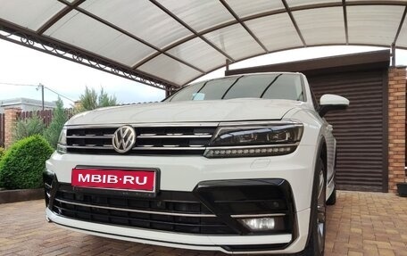 Volkswagen Tiguan II, 2018 год, 3 200 000 рублей, 1 фотография