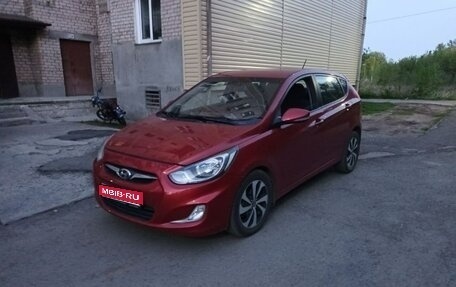Hyundai Solaris II рестайлинг, 2012 год, 900 000 рублей, 1 фотография