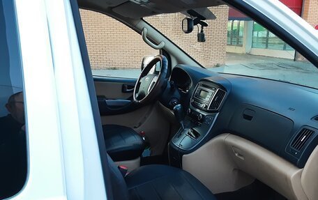 Hyundai H-1 II рестайлинг, 2018 год, 2 750 000 рублей, 6 фотография
