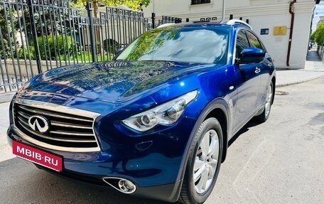 Infiniti FX II, 2012 год, 2 400 000 рублей, 2 фотография
