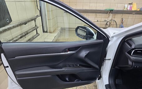 Toyota Camry, 2021 год, 4 000 000 рублей, 8 фотография