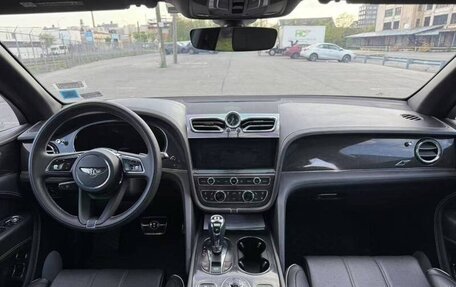 Bentley Bentayga I, 2022 год, 18 005 000 рублей, 5 фотография