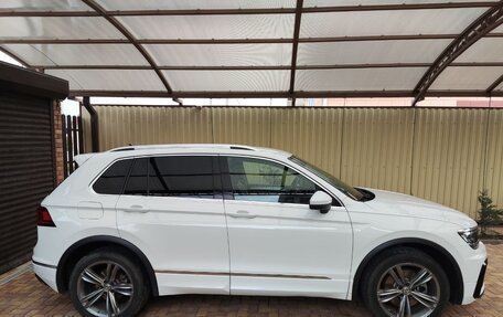 Volkswagen Tiguan II, 2018 год, 3 200 000 рублей, 3 фотография