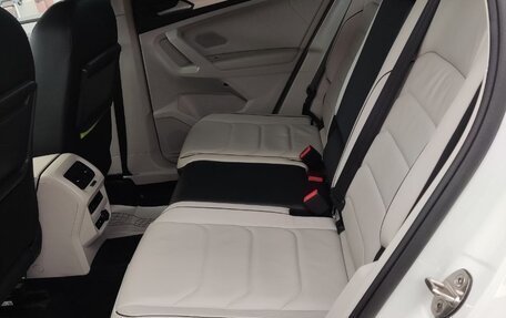 Volkswagen Tiguan II, 2018 год, 3 200 000 рублей, 9 фотография