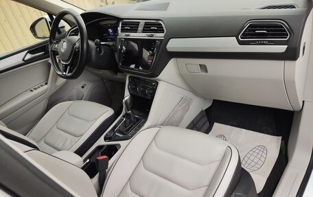 Volkswagen Tiguan II, 2018 год, 3 200 000 рублей, 13 фотография