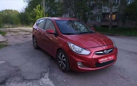 Hyundai Solaris II рестайлинг, 2012 год, 900 000 рублей, 2 фотография