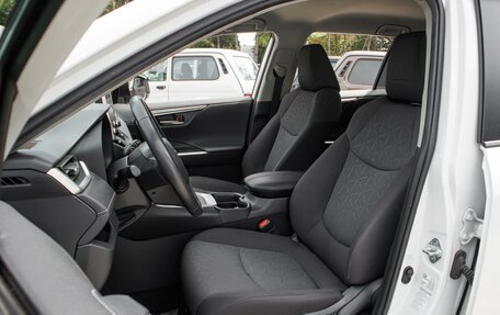 Toyota RAV4, 2021 год, 4 099 000 рублей, 17 фотография