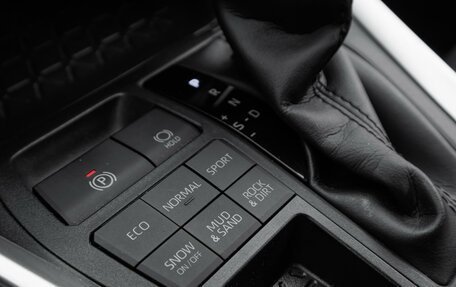 Toyota RAV4, 2021 год, 4 099 000 рублей, 24 фотография