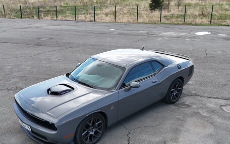 Dodge Challenger III рестайлинг 2, 2017 год, 5 750 000 рублей, 7 фотография
