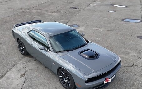 Dodge Challenger III рестайлинг 2, 2017 год, 5 750 000 рублей, 8 фотография
