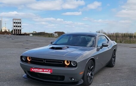 Dodge Challenger III рестайлинг 2, 2017 год, 5 750 000 рублей, 15 фотография