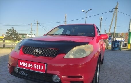 Toyota Matrix, 2004 год, 670 000 рублей, 1 фотография