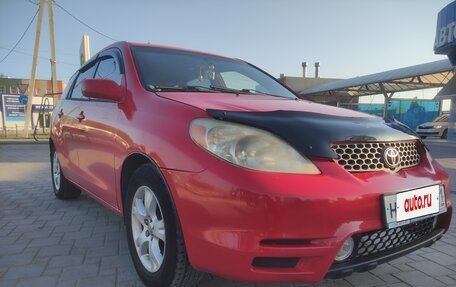 Toyota Matrix, 2004 год, 670 000 рублей, 2 фотография