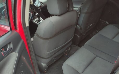 Toyota Matrix, 2004 год, 670 000 рублей, 8 фотография