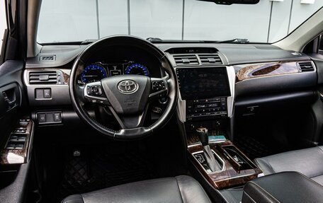 Toyota Camry, 2016 год, 2 385 000 рублей, 13 фотография