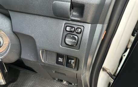 Toyota Ractis I, 2010 год, 799 999 рублей, 12 фотография