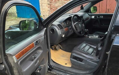 Volkswagen Touareg III, 2003 год, 830 000 рублей, 16 фотография