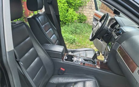 Volkswagen Touareg III, 2003 год, 830 000 рублей, 24 фотография