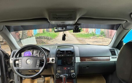 Volkswagen Touareg III, 2003 год, 830 000 рублей, 26 фотография