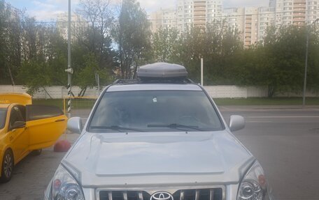 Toyota Land Cruiser Prado 120 рестайлинг, 2008 год, 2 600 000 рублей, 10 фотография
