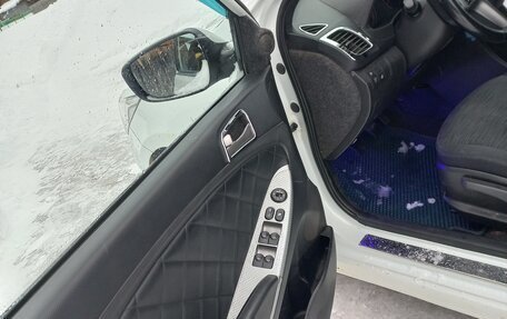 Hyundai Solaris II рестайлинг, 2014 год, 780 000 рублей, 10 фотография