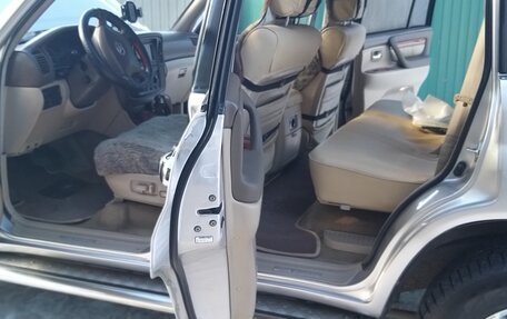 Toyota Land Cruiser 100 рестайлинг 2, 2001 год, 1 800 000 рублей, 14 фотография