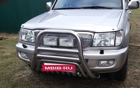 Toyota Land Cruiser 100 рестайлинг 2, 2001 год, 1 800 000 рублей, 16 фотография