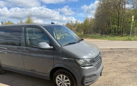 Volkswagen Caravelle T6 рестайлинг, 2021 год, 4 550 000 рублей, 4 фотография
