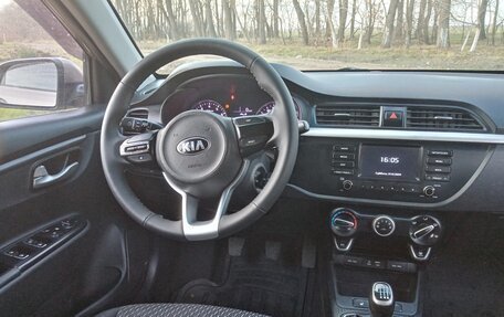 KIA Rio IV, 2018 год, 1 100 000 рублей, 7 фотография