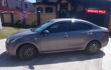 KIA Rio IV, 2018 год, 1 100 000 рублей, 4 фотография