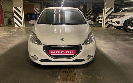 Peugeot 208 II, 2014 год, 770 000 рублей, 2 фотография
