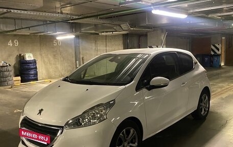Peugeot 208 II, 2014 год, 770 000 рублей, 3 фотография