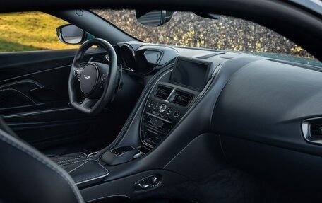 Aston Martin DBS III, 2022 год, 21 480 000 рублей, 11 фотография