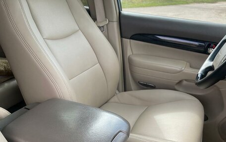 Toyota Land Cruiser Prado 120 рестайлинг, 2007 год, 2 200 000 рублей, 11 фотография