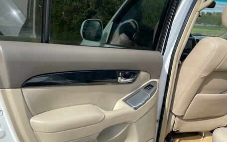 Toyota Land Cruiser Prado 120 рестайлинг, 2007 год, 2 200 000 рублей, 26 фотография