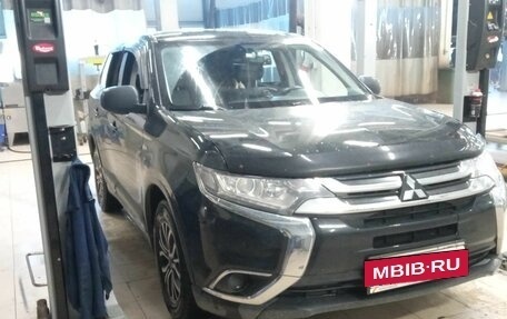 Mitsubishi Outlander III рестайлинг 3, 2017 год, 1 418 000 рублей, 2 фотография