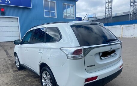 Mitsubishi Outlander III рестайлинг 3, 2013 год, 1 500 000 рублей, 7 фотография