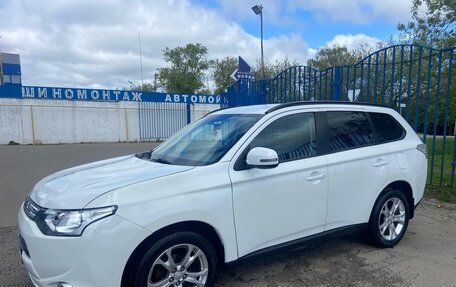 Mitsubishi Outlander III рестайлинг 3, 2013 год, 1 500 000 рублей, 5 фотография
