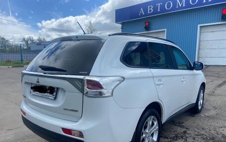 Mitsubishi Outlander III рестайлинг 3, 2013 год, 1 500 000 рублей, 6 фотография