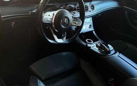 Mercedes-Benz E-Класс, 2019 год, 3 900 000 рублей, 9 фотография