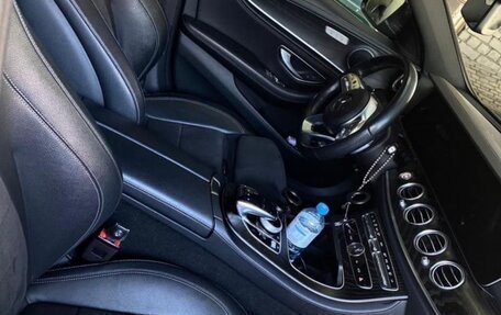Mercedes-Benz E-Класс, 2019 год, 3 900 000 рублей, 10 фотография
