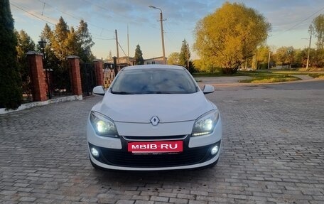 Renault Megane III, 2013 год, 950 000 рублей, 2 фотография