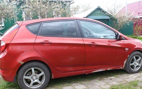 Hyundai Solaris II рестайлинг, 2011 год, 500 000 рублей, 2 фотография