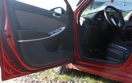 Hyundai Solaris II рестайлинг, 2011 год, 500 000 рублей, 23 фотография