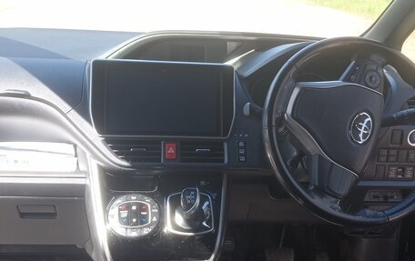 Toyota Voxy III, 2019 год, 2 700 000 рублей, 4 фотография