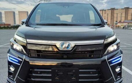 Toyota Voxy III, 2019 год, 2 700 000 рублей, 23 фотография