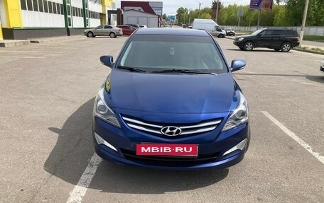 Hyundai Solaris II рестайлинг, 2015 год, 1 100 000 рублей, 4 фотография