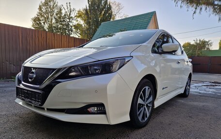 Nissan Leaf II, 2018 год, 1 800 000 рублей, 3 фотография